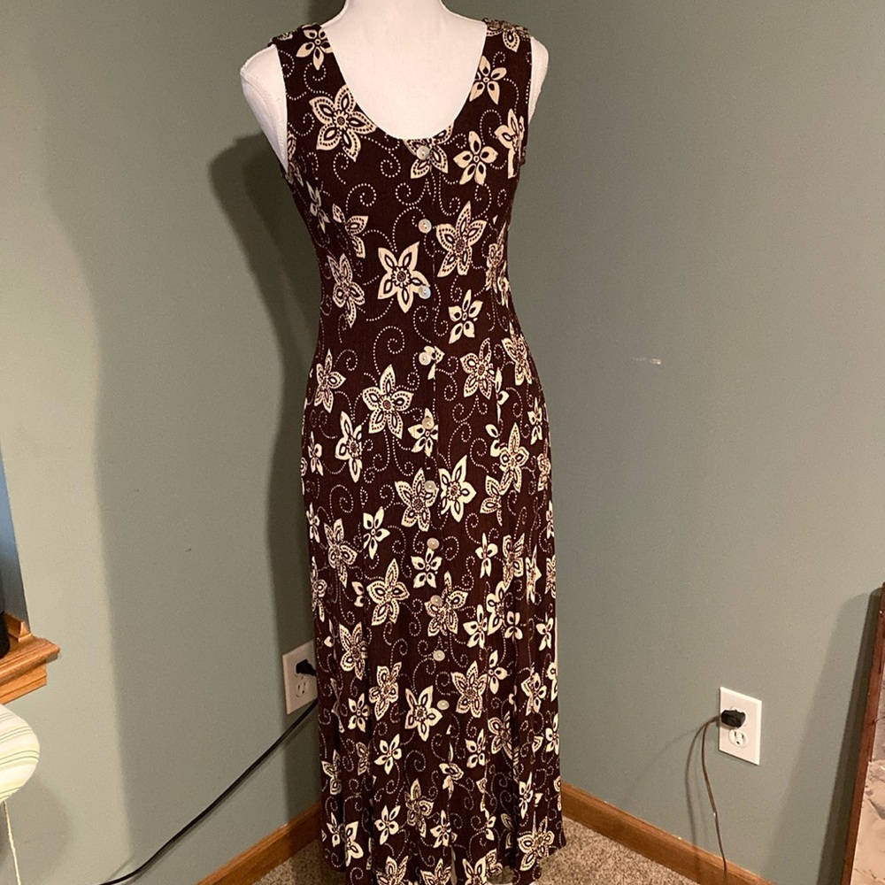 Beautiful Dressbarn dress. Size 4.